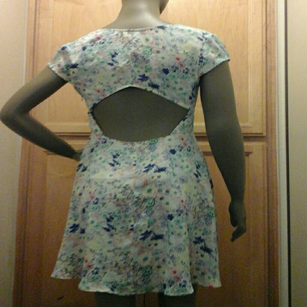 Dress - Picture 5 of 8